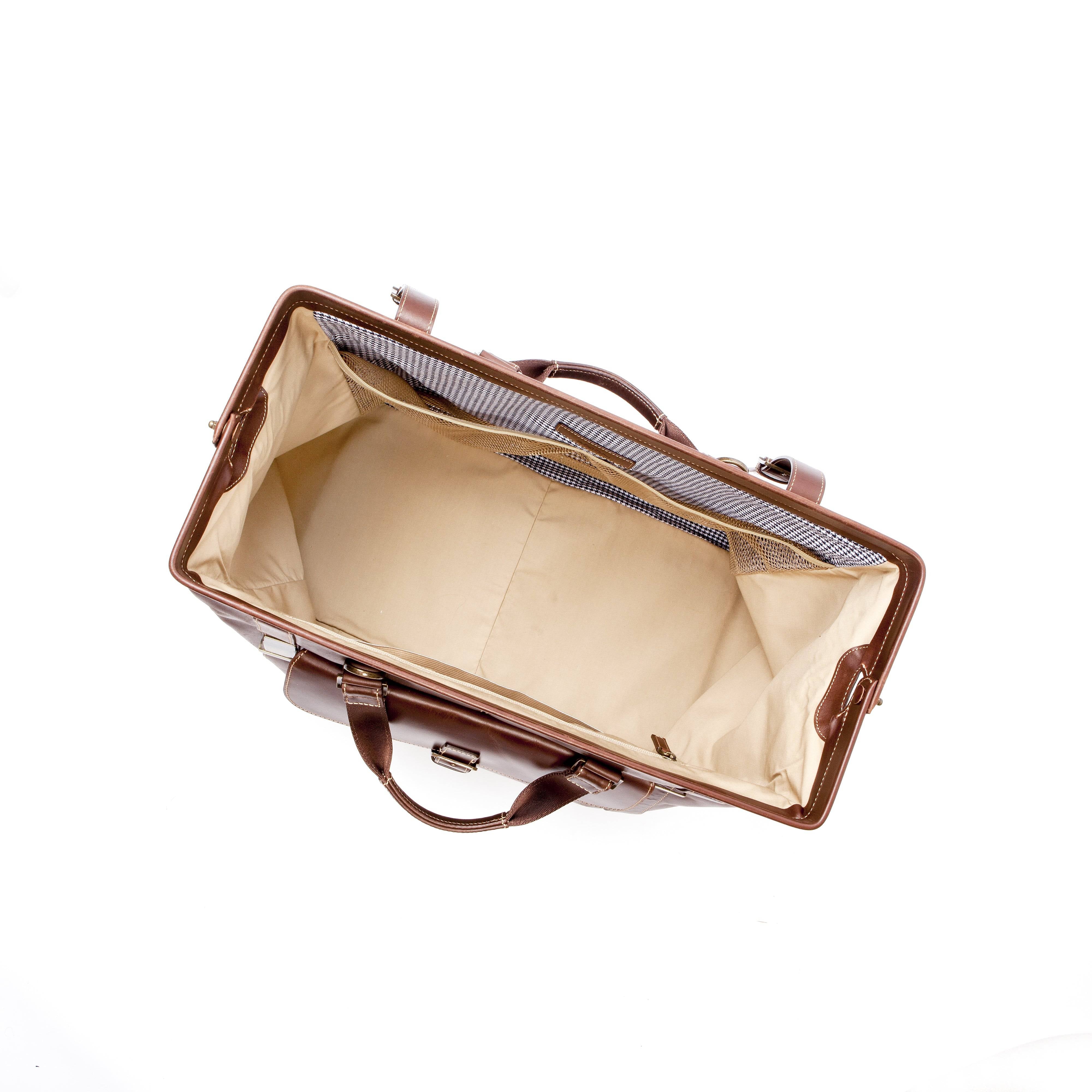 Bryant Safari Duffle Bag pull up leather iconic doctors bag – Boconi ...